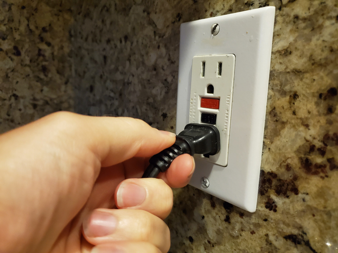 Testing an outlet